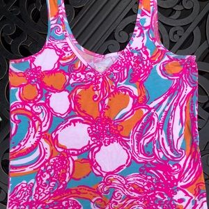 Lily Pulitzer stretchy tank in summer floral !